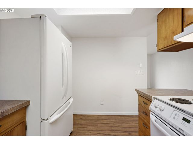 1602 N DEBORAH Rd C, Newberg, OR 97132