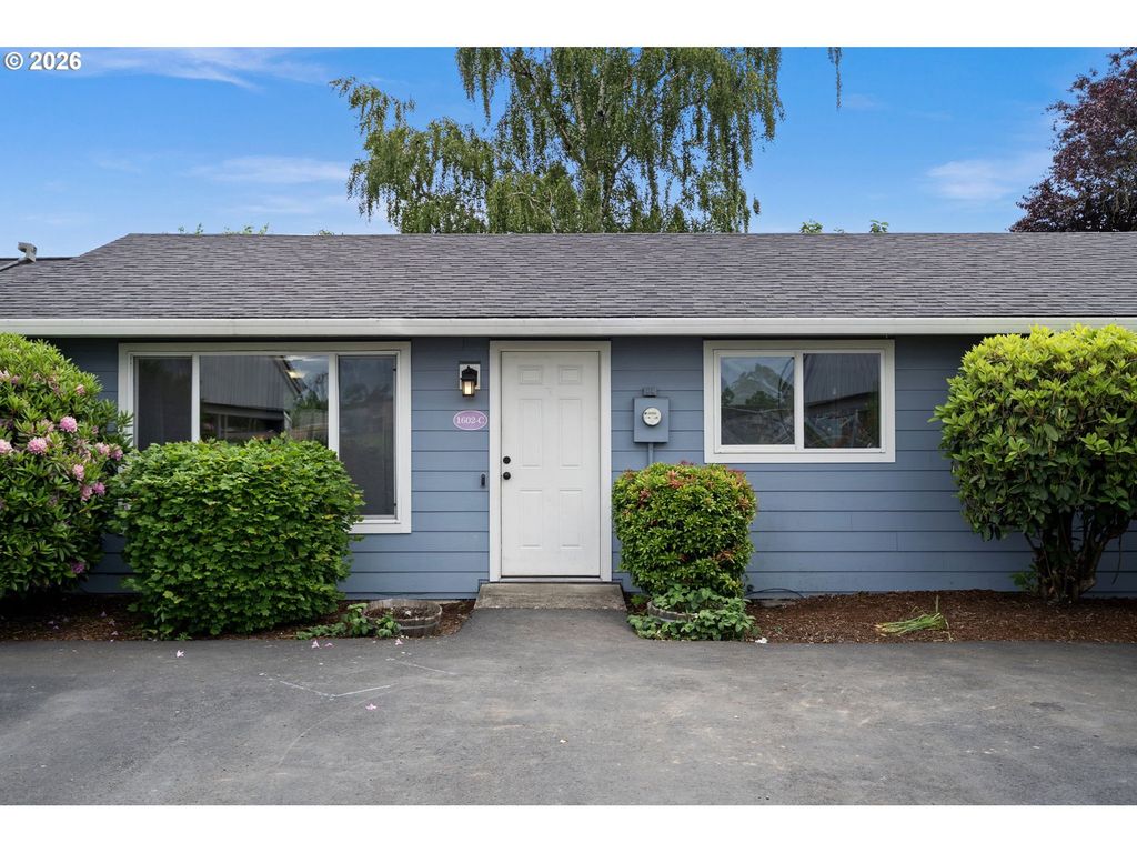 1602 N DEBORAH Rd C, Newberg, OR 97132