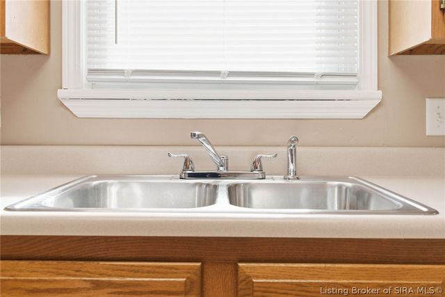 640 N Randolph Avenue, Clarksville, IN 47129