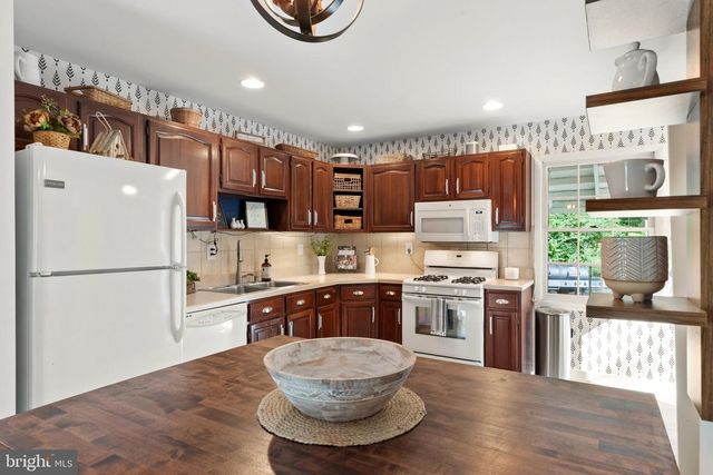 32651 MOUNT WEATHER RD, Bluemont, VA 20135