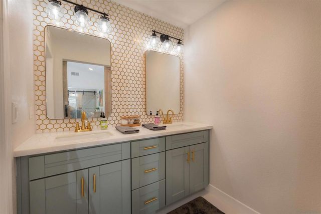 1426 Westwood Pl., Oceanside, CA 92056