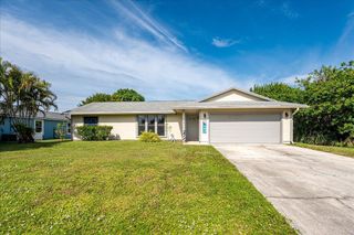 981 SE Candle Avenue, Port St Lucie, FL 34983