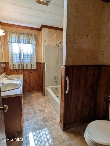 207 Jefferson Avenue, Defiance, OH 43512