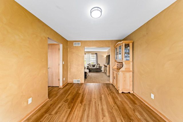W2219 Oak Ridge AVENUE, East Troy, WI 53120