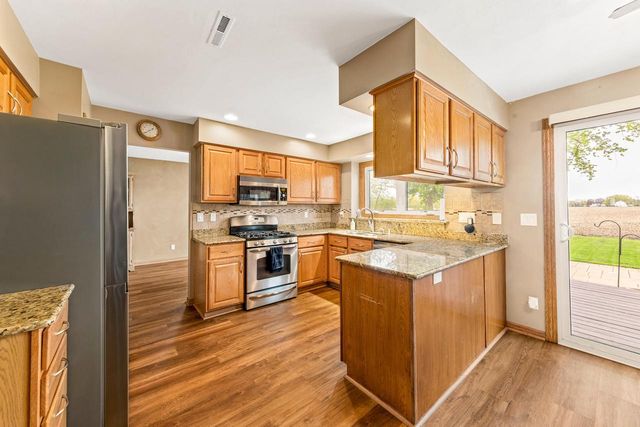 W2219 Oak Ridge AVENUE, East Troy, WI 53120