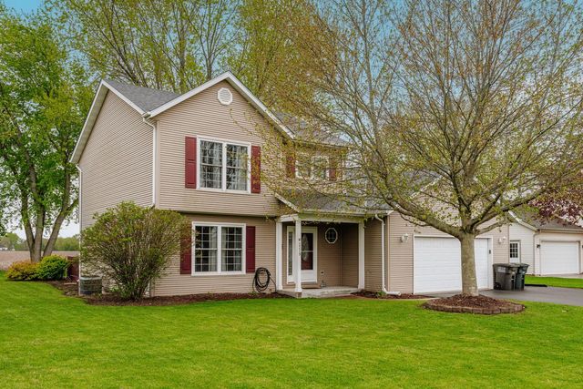 W2219 Oak Ridge AVENUE, East Troy, WI 53120