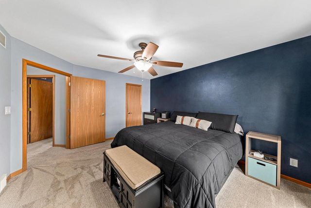 W2219 Oak Ridge AVENUE, East Troy, WI 53120