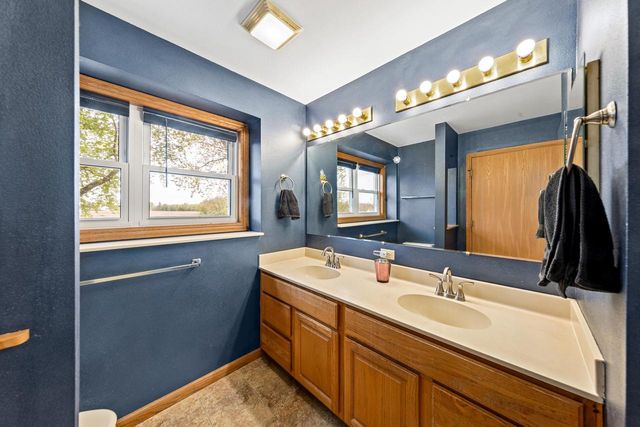 W2219 Oak Ridge AVENUE, East Troy, WI 53120