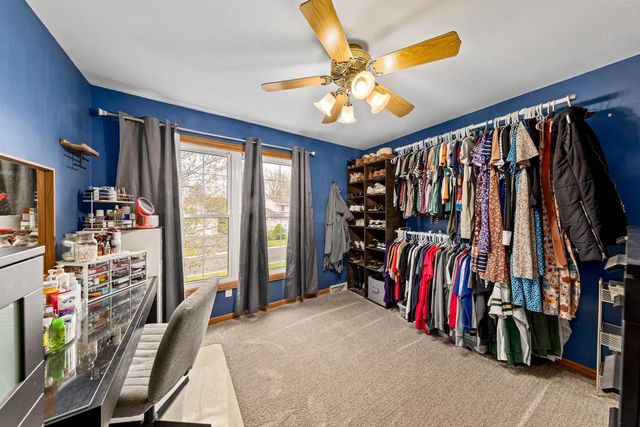 W2219 Oak Ridge AVENUE, East Troy, WI 53120