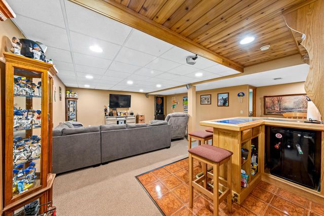 W2219 Oak Ridge AVENUE, East Troy, WI 53120