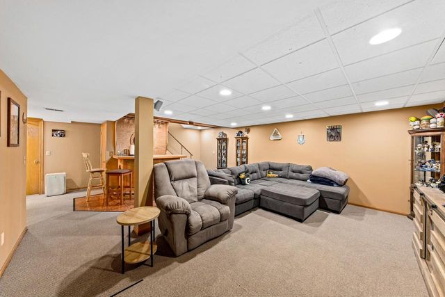 W2219 Oak Ridge AVENUE, East Troy, WI 53120