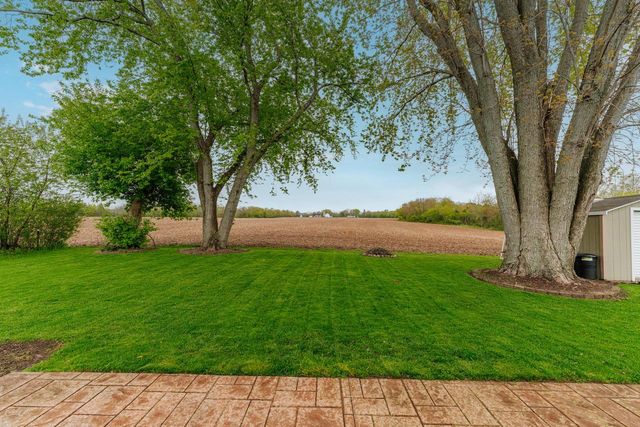 W2219 Oak Ridge AVENUE, East Troy, WI 53120