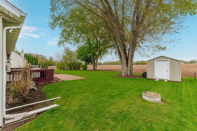 W2219 Oak Ridge AVENUE, East Troy, WI 53120