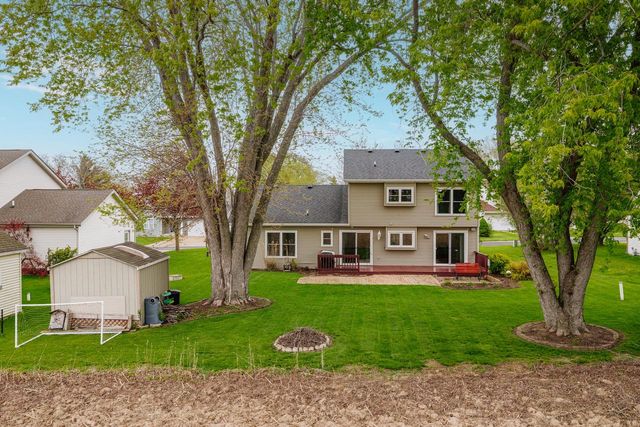 W2219 Oak Ridge AVENUE, East Troy, WI 53120