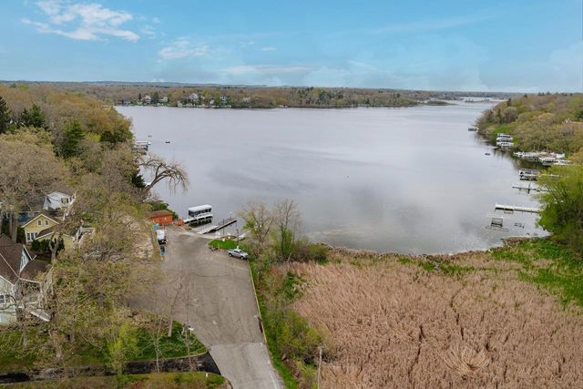 W2219 Oak Ridge AVENUE, East Troy, WI 53120