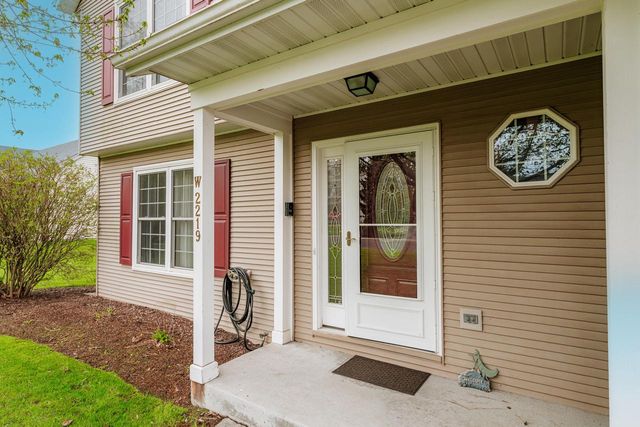 W2219 Oak Ridge AVENUE, East Troy, WI 53120