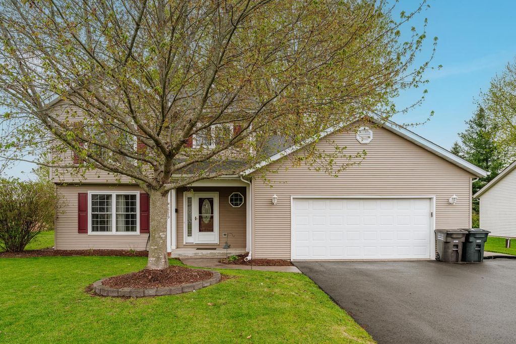 W2219 Oak Ridge AVENUE, East Troy, WI 53120
