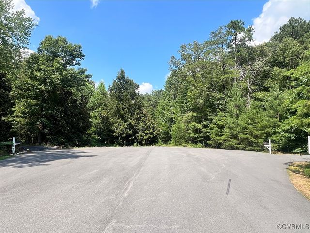 6320 Glendale Woods Dr, Henrico, VA 23231