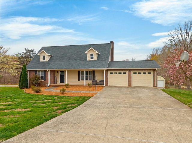 8388 Coachman Lane, Rural Hall, NC 27045