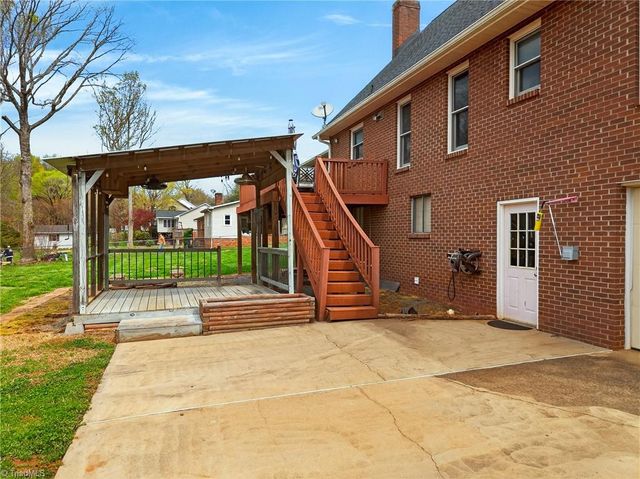 8388 Coachman Lane, Rural Hall, NC 27045