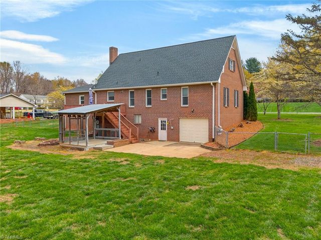 8388 Coachman Lane, Rural Hall, NC 27045