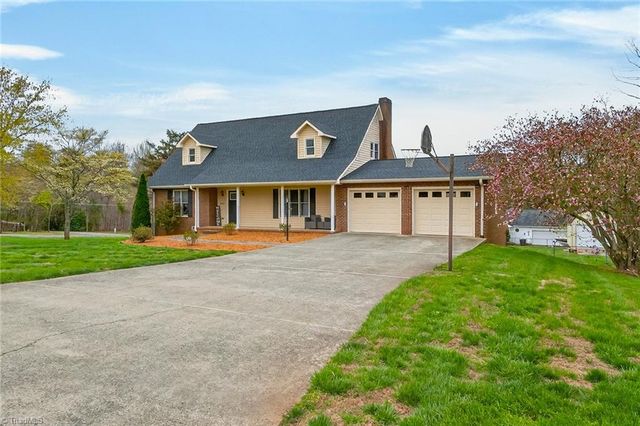 8388 Coachman Lane, Rural Hall, NC 27045