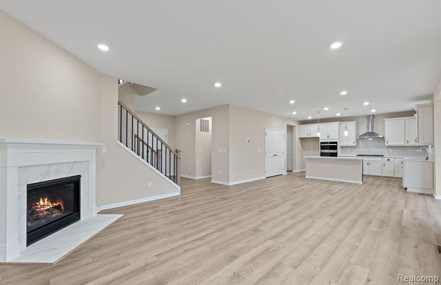 848 Kuss Drive, Saline, MI 48176