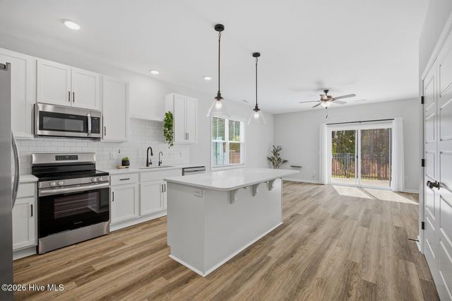 8329 Paramount Point, Winnabow, NC 28479