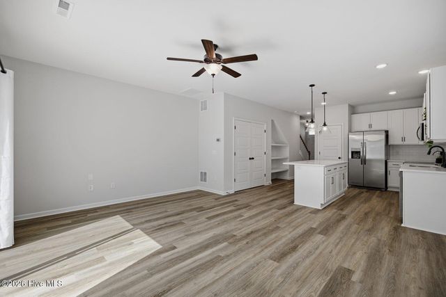 8329 Paramount Point, Winnabow, NC 28479