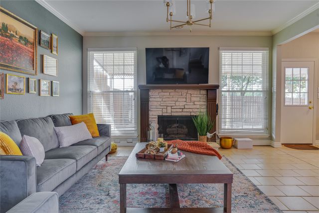 2130 Montclair Lane, Lewisville, TX 75067