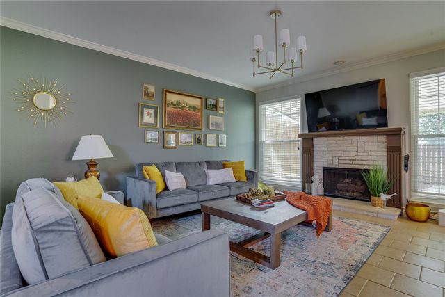 2130 Montclair Lane, Lewisville, TX 75067