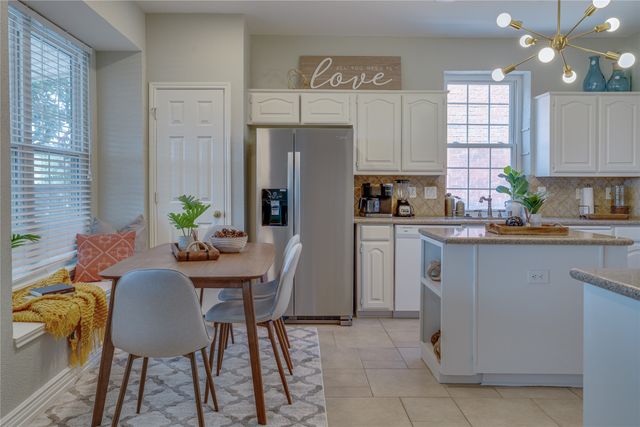 2130 Montclair Lane, Lewisville, TX 75067