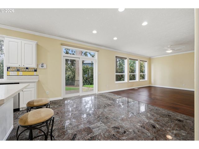 15066 GLENDOVEER Ct, Oregon City, OR 97045