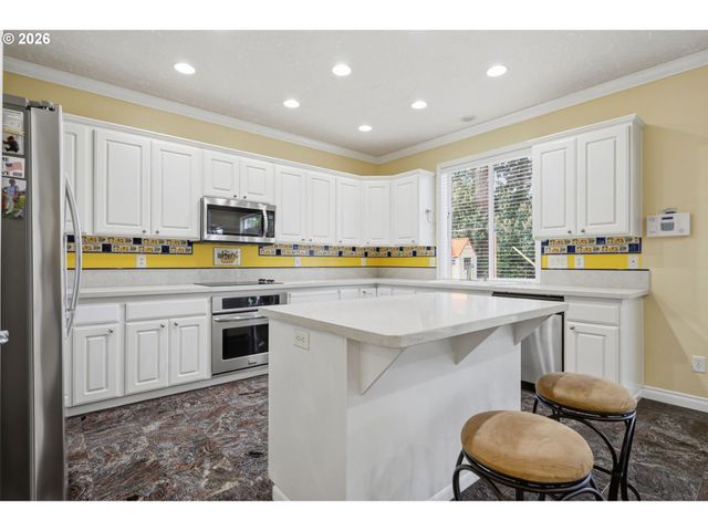 15066 GLENDOVEER Ct, Oregon City, OR 97045