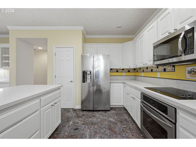 15066 GLENDOVEER Ct, Oregon City, OR 97045