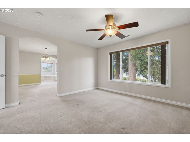 15066 GLENDOVEER Ct, Oregon City, OR 97045