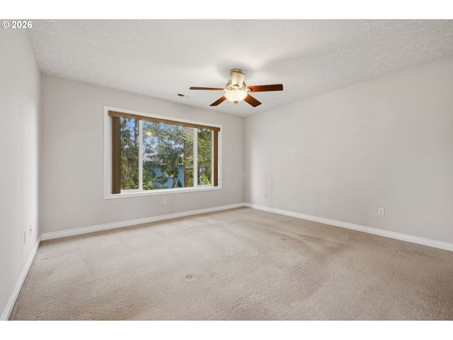 15066 GLENDOVEER Ct, Oregon City, OR 97045