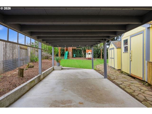 15066 GLENDOVEER Ct, Oregon City, OR 97045