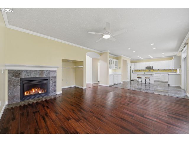 15066 GLENDOVEER Ct, Oregon City, OR 97045
