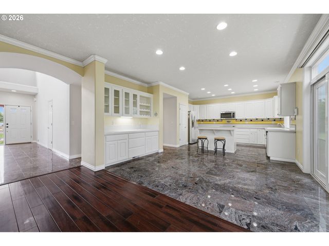 15066 GLENDOVEER Ct, Oregon City, OR 97045