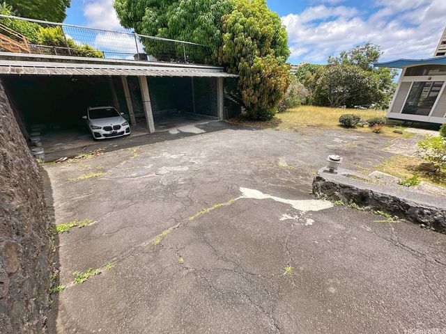 1235 Lilo Place, Honolulu, HI 96822