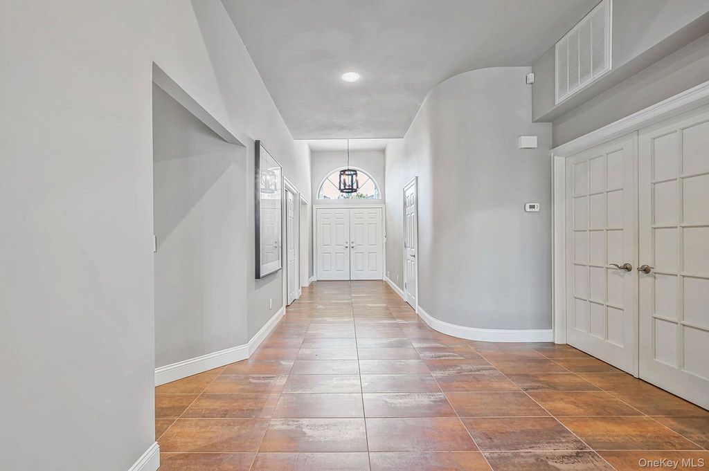 6 Hamlet Drive, Commack, NY 11725 — photo 5
