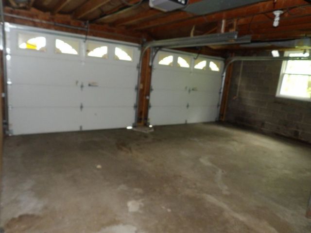 319 Robin Dr, Franklin, PA 16323