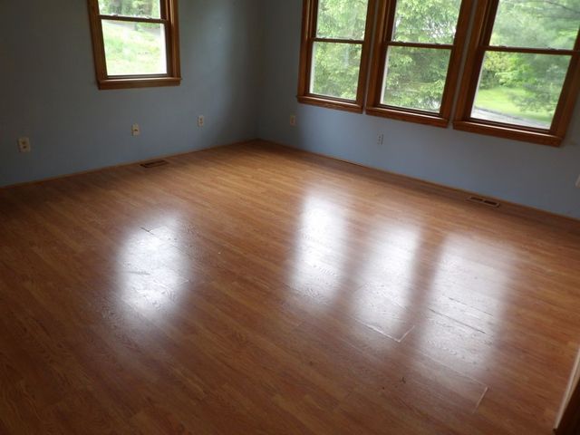 319 Robin Dr, Franklin, PA 16323