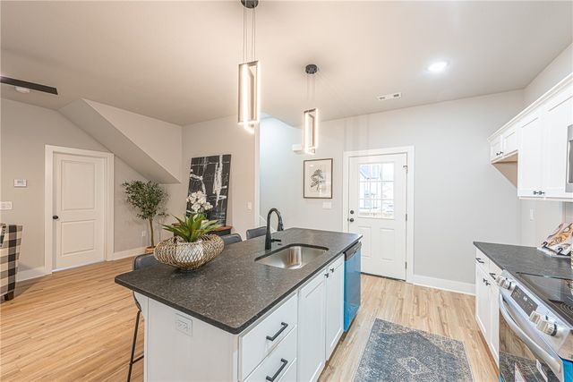 936 S Laramie Heights, Fayetteville, AR 72704