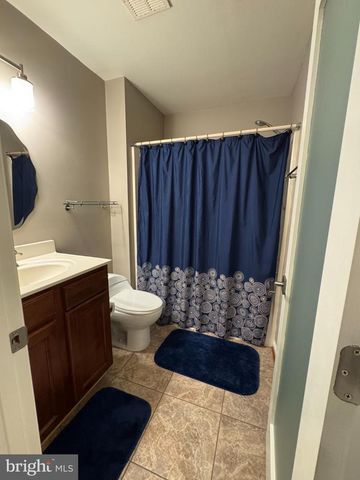 38 WHITE PINE CIR #302, Stafford, VA 22554