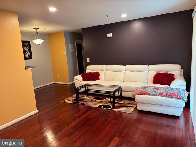 38 WHITE PINE CIR #302, Stafford, VA 22554