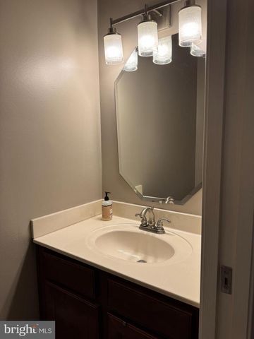 38 WHITE PINE CIR #302, Stafford, VA 22554