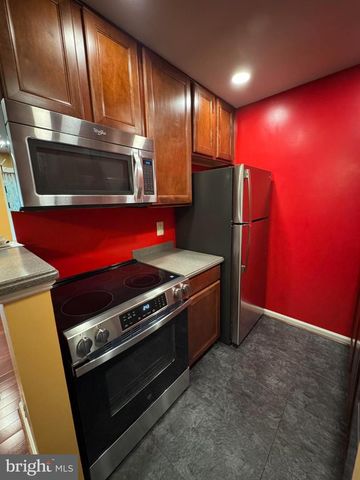 38 WHITE PINE CIR #302, Stafford, VA 22554
