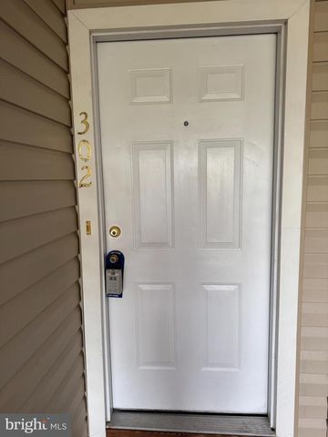 38 WHITE PINE CIR #302, Stafford, VA 22554